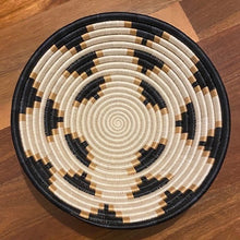 Load image into Gallery viewer, Kenyan Hand Woven Sisal Bowls