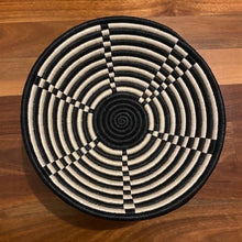 Load image into Gallery viewer, Kenyan Hand Woven Sisal Bowls